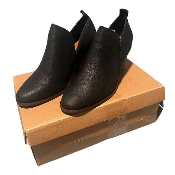 Lucky Brand Ankle Bootie Womens 6.5 M Leather Victorey Black Boot 2.5 Inch Heel - Picture 1 of 9